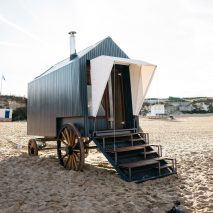Haeckels’ Victorian bathing machine warms up winter seaside dippers