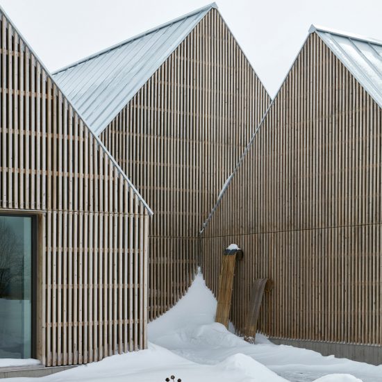 Hatley House Residence by Pelletier de Fontenay