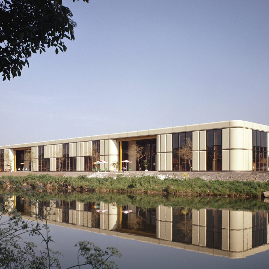 Herman Miller Factory in Bath by Grimshaw Farrell Partnership