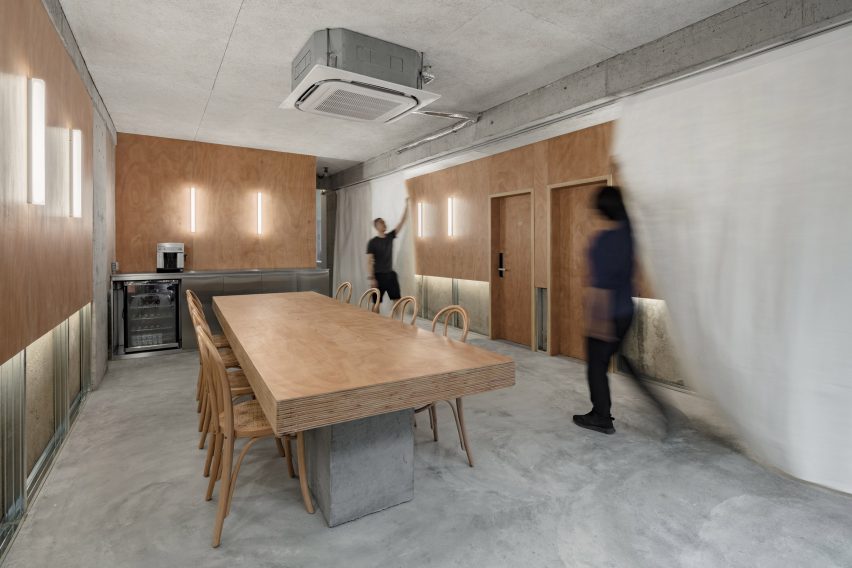 Hotel Far&Near XinYuqingli St by Kooo Architects in China