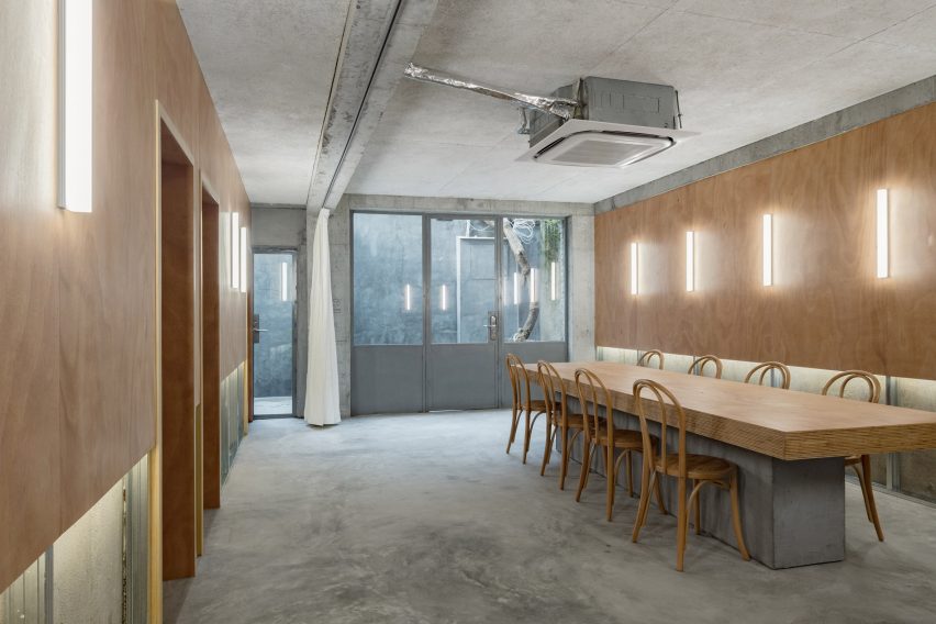 Hotel Far&Near XinYuqingli St by Kooo Architects in China