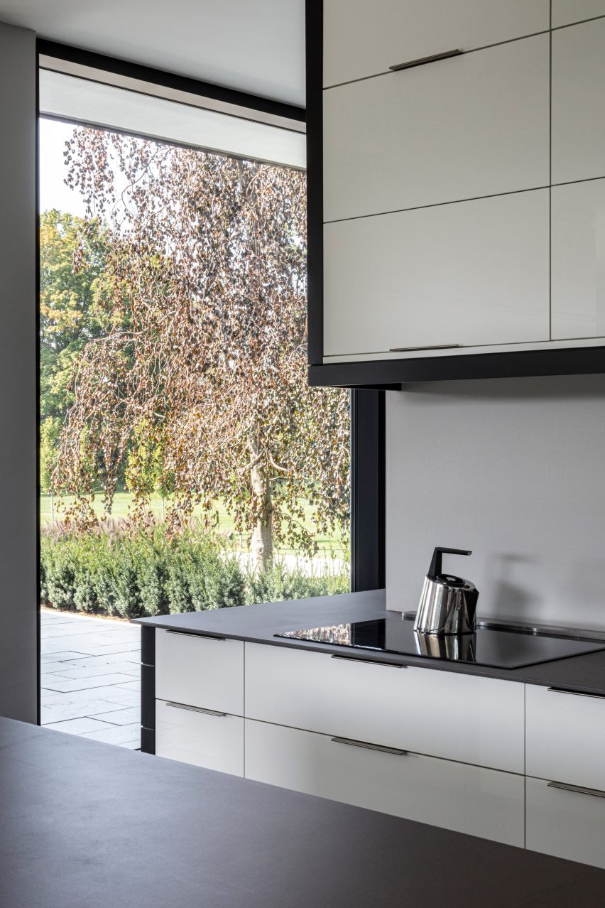 House H by Chris Collaris