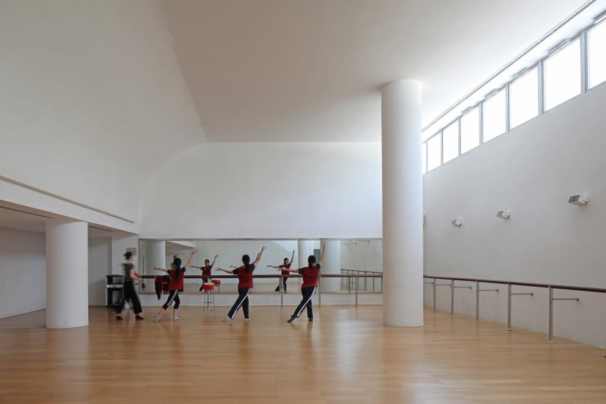 Huandou School by Trace Architecture Office TAO
