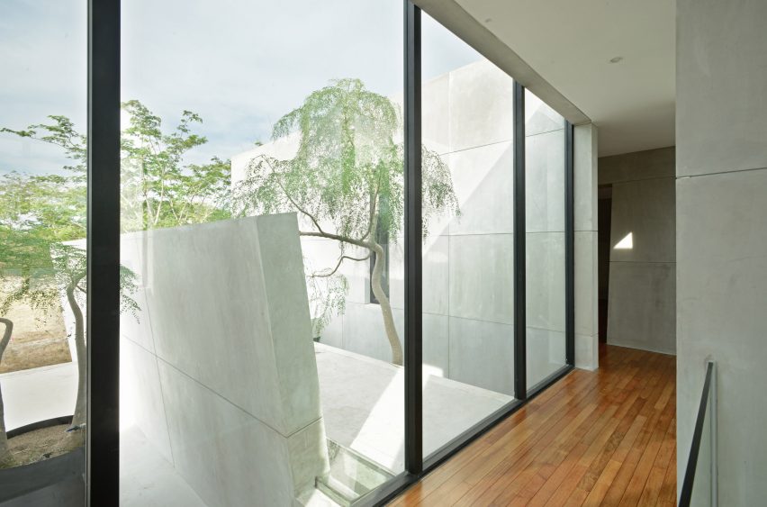 JJ House by Ivan Priatman in Surabaya, Indonesia