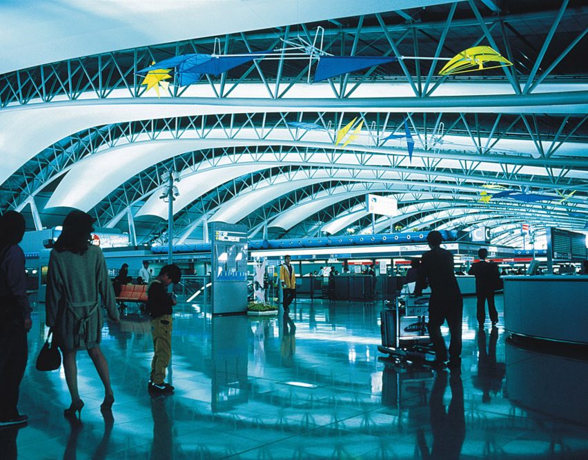 High-tech architecture: Kansai International Airport by Renzo Piano
