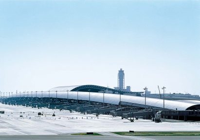 High-tech architecture: Kansai International Airport by Renzo Piano