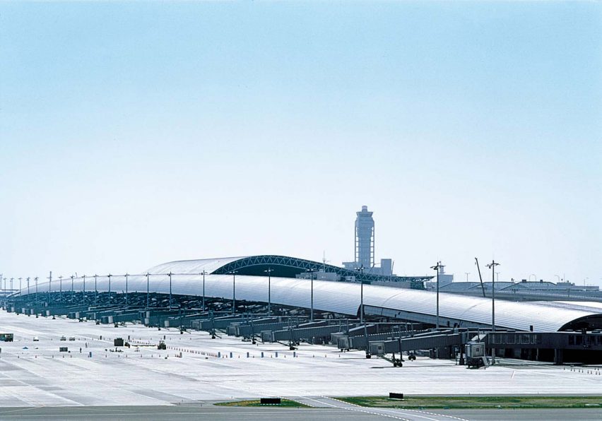 High-tech architecture: Kansai International Airport by Renzo Piano