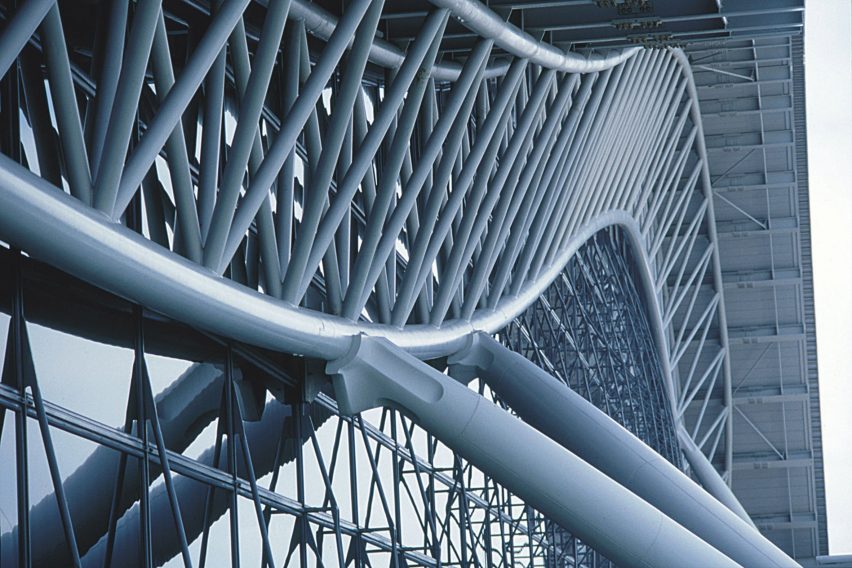 High-tech architecture: Kansai International Airport by Renzo Piano