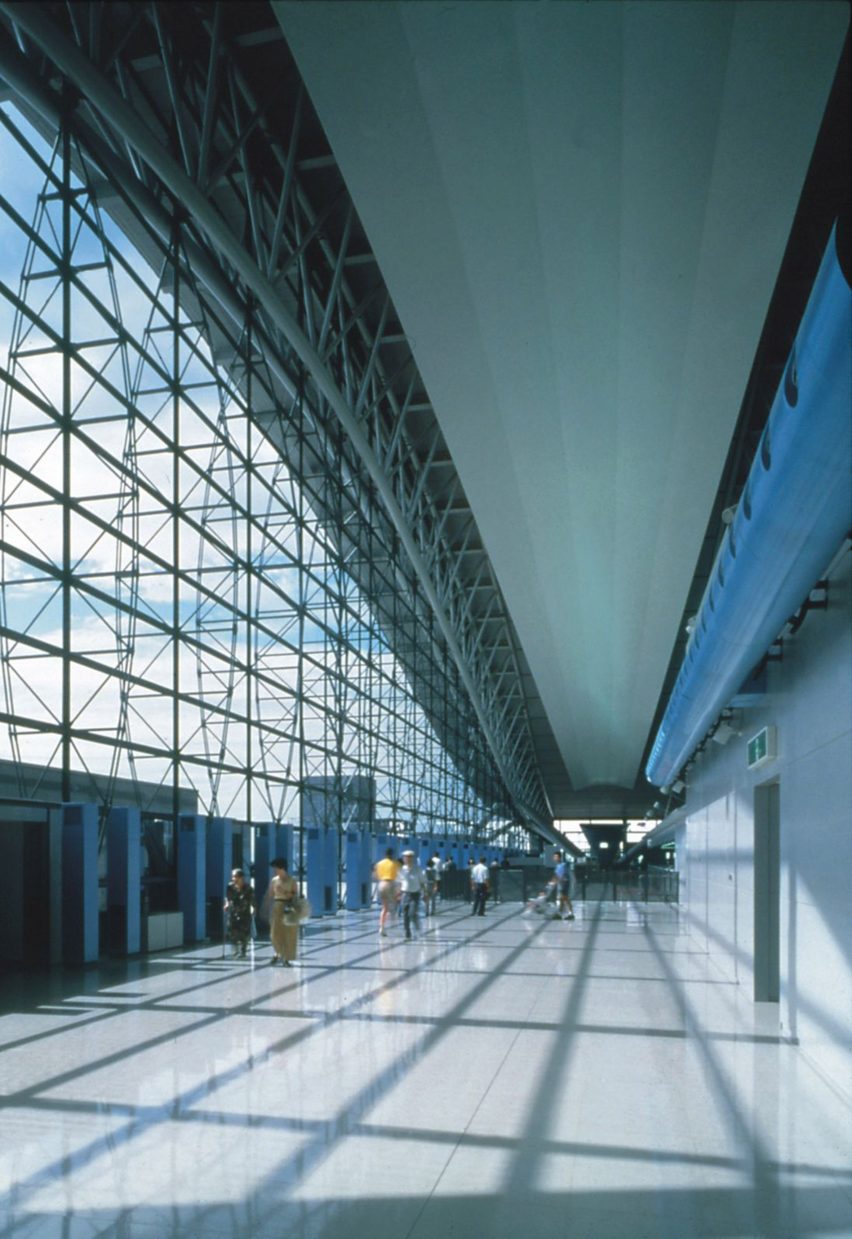 High-tech architecture: Kansai International Airport by Renzo Piano