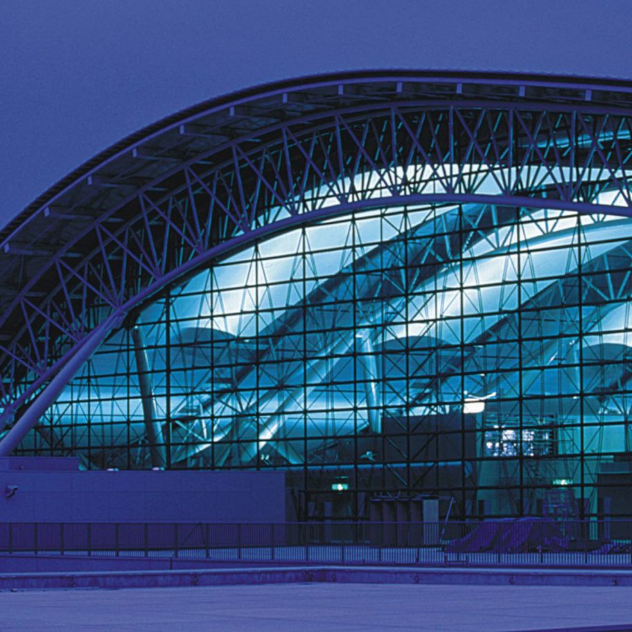 High-tech architecture: Kansai International Airport by Renzo Piano