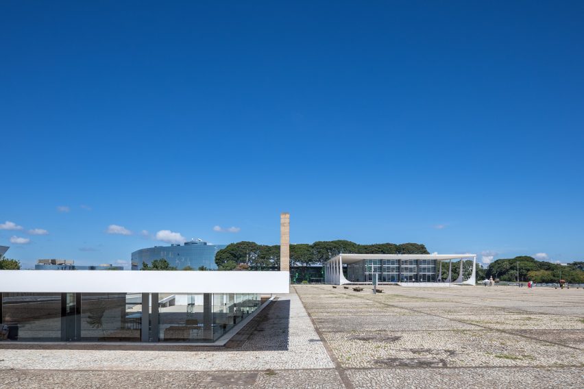 Oscar Niemeyer Tea House by Bloco Arquitetos and Equipe Lamas