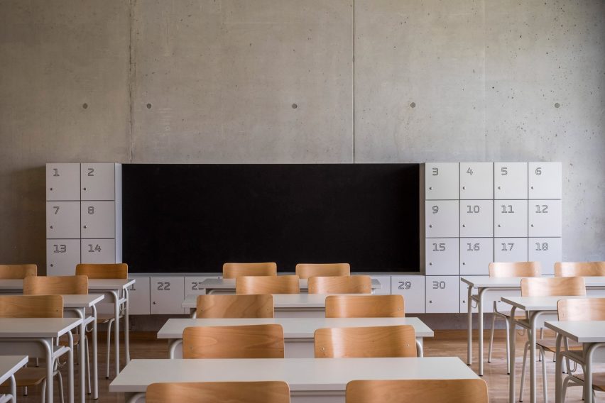 Pazdigrad Primary School by x3m