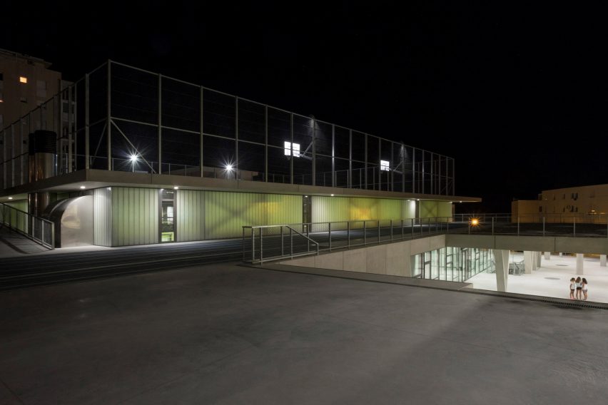 Pazdigrad Primary School by x3m