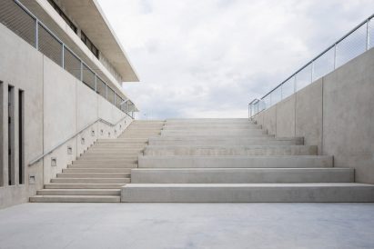 Pazdigrad Primary School by x3m
