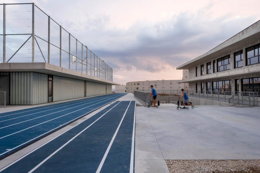 Pazdigrad Primary School by x3m