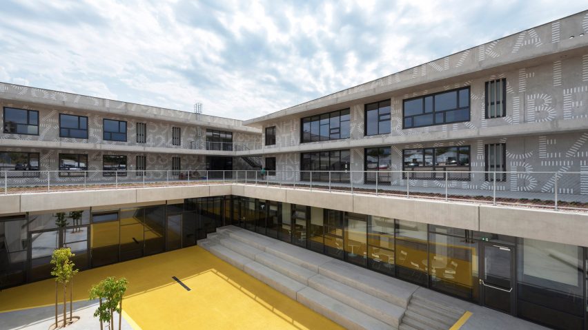 Pazdigrad Primary School by x3m