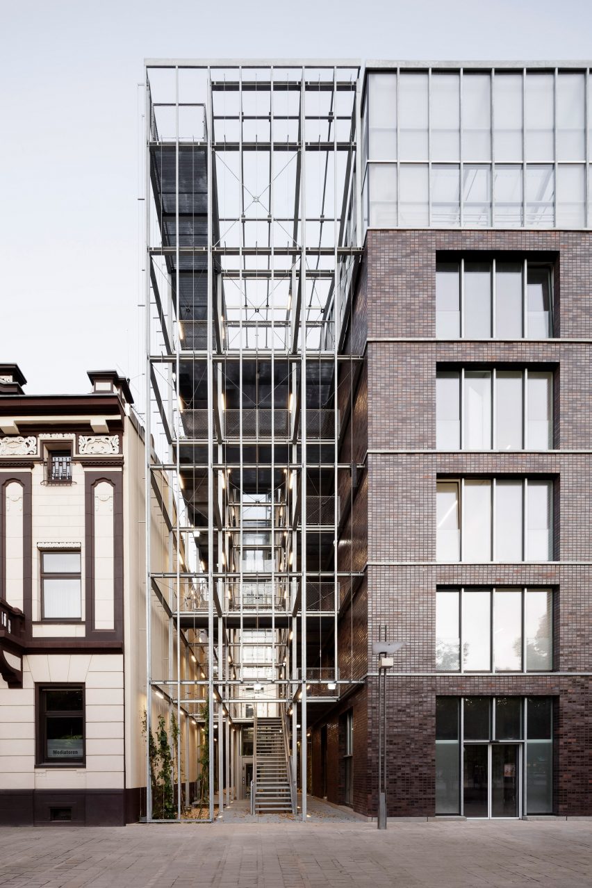Rooftop Greenhouse offices by Kuehn Malvezzi