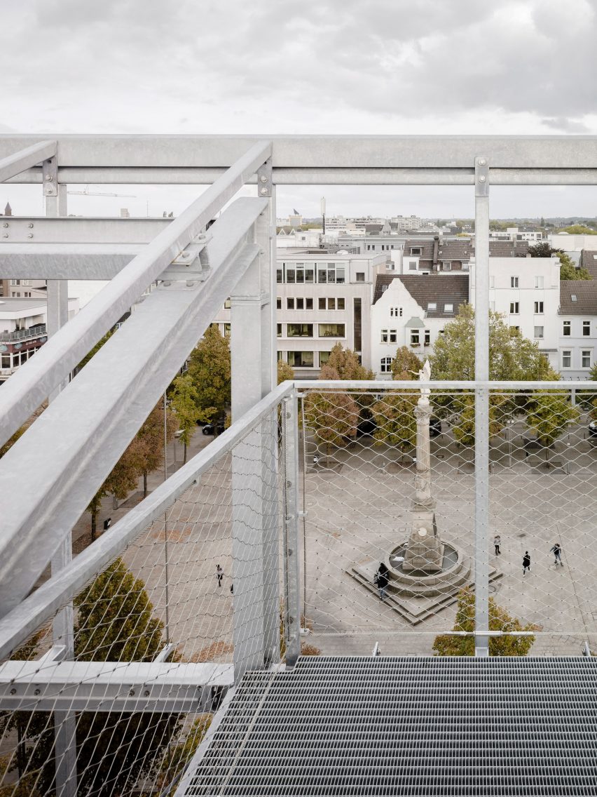 Rooftop Greenhouse offices by Kuehn Malvezzi