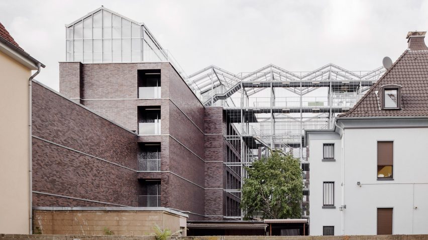Rooftop Greenhouse offices by Kuehn Malvezzi