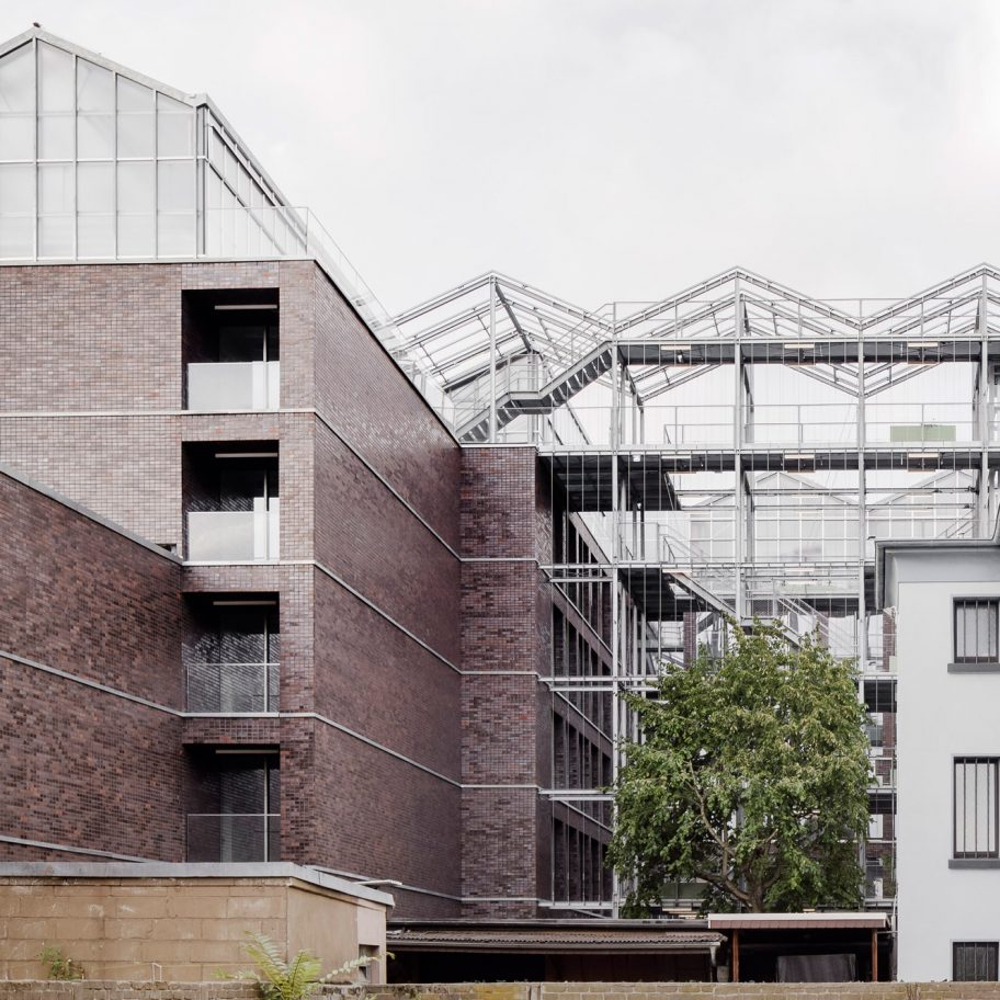 Rooftop Greenhouse offices by Kuehn Malvezzi
