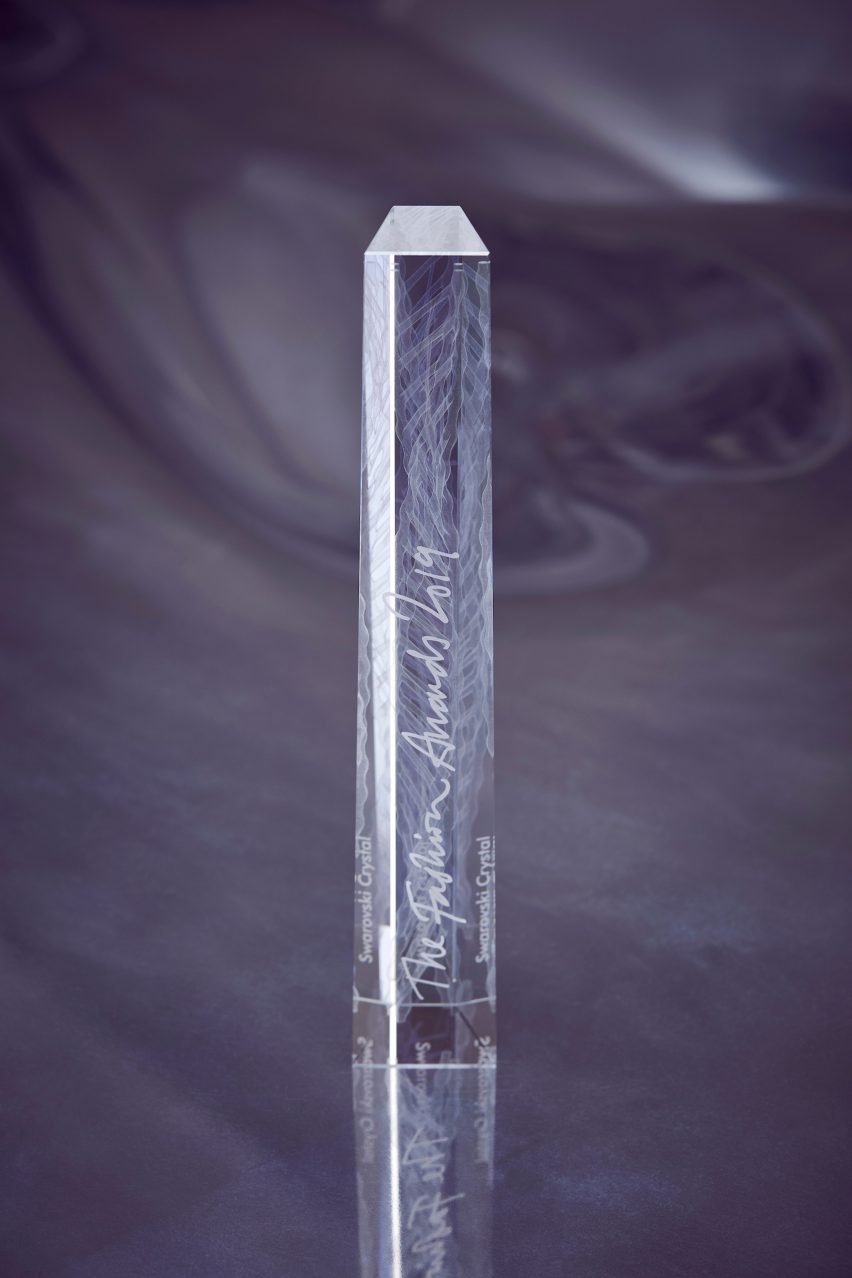Ross Lovegrove creates crystal trophy with internal double helix for Fashion Awards 2019