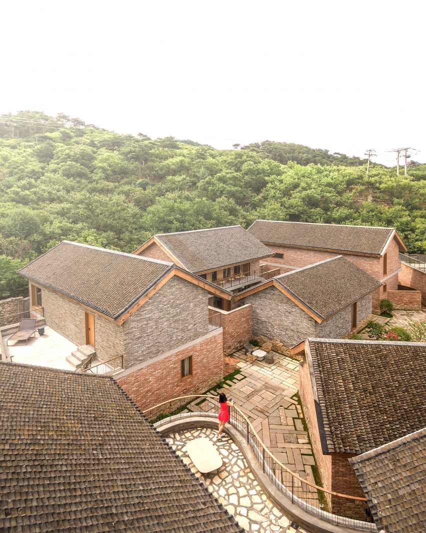 San Sa Village by llLab