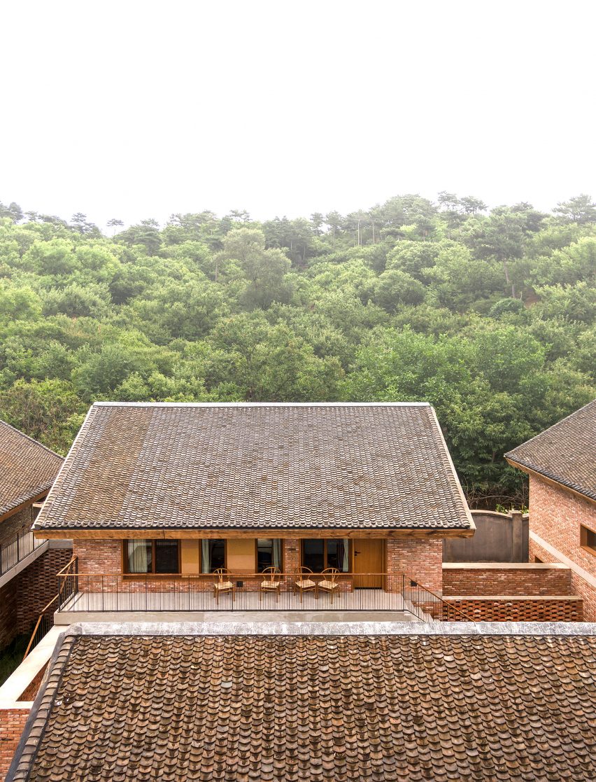 San Sa Village by llLab
