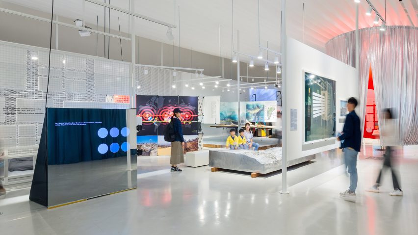 Thematic exhibition explored the "collective city" at the Seoul Biennale 2019