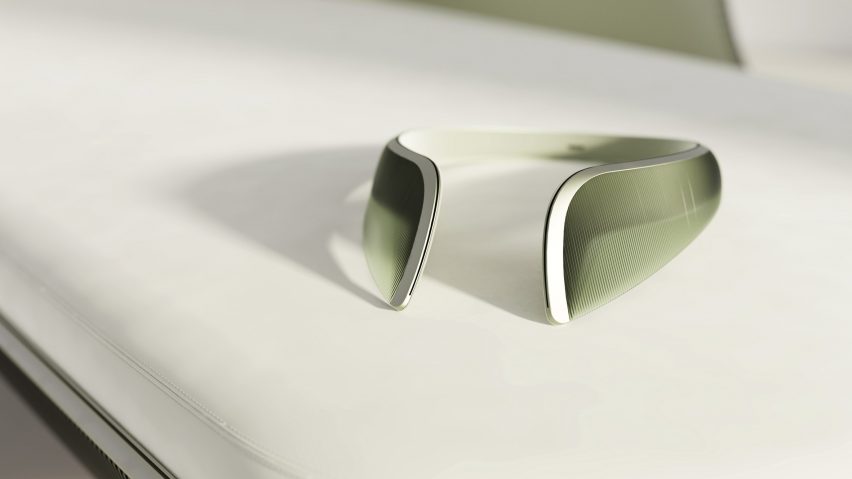Seymourpowell's Atmosphère devices surround users in a "beauty bubble" to detoxify their surroundings