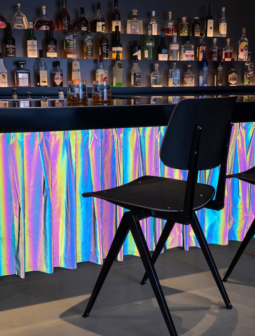 Sundukovy Sisters use reflective surfaces to illuminate Moscow bar