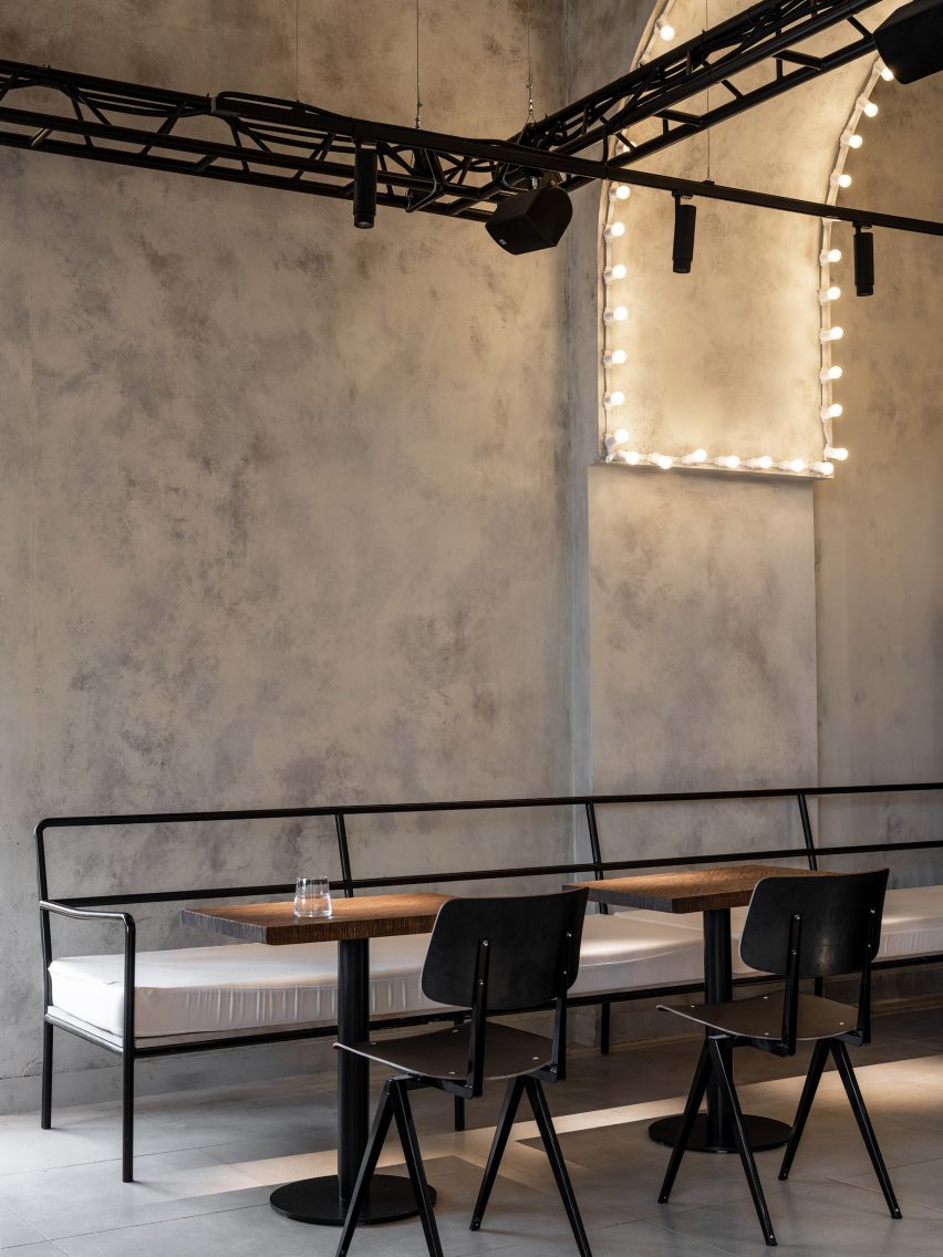 Sundukovy Sisters use reflective surfaces to illuminate Moscow bar