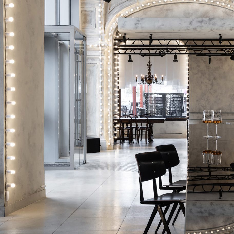 Sundukovy Sisters use reflective surfaces to illuminate Moscow bar