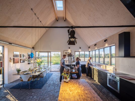 Villa Vught with hidden corridor by Mecanoo