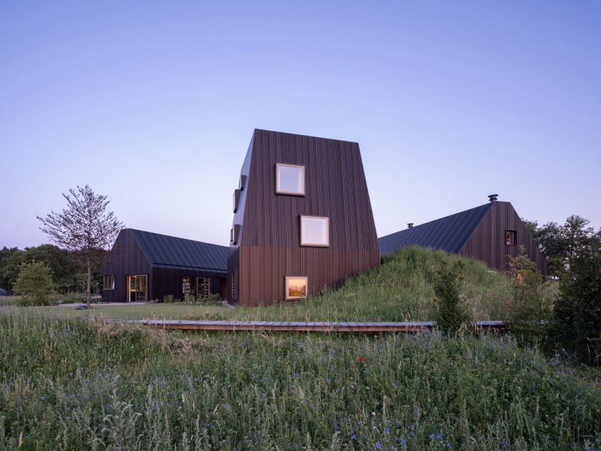 Villa Vught with hidden corridor by Mecanoo