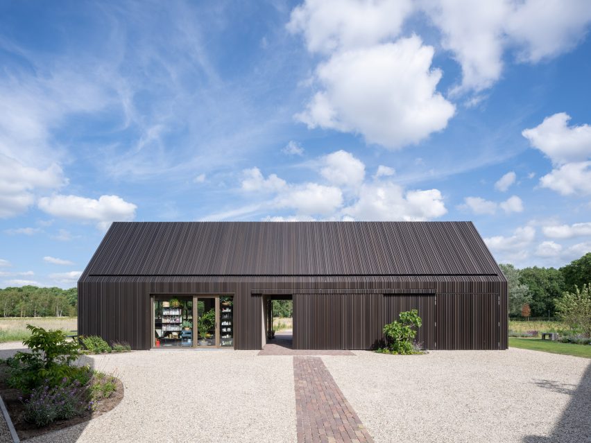 Villa Vught with hidden corridor by Mecanoo