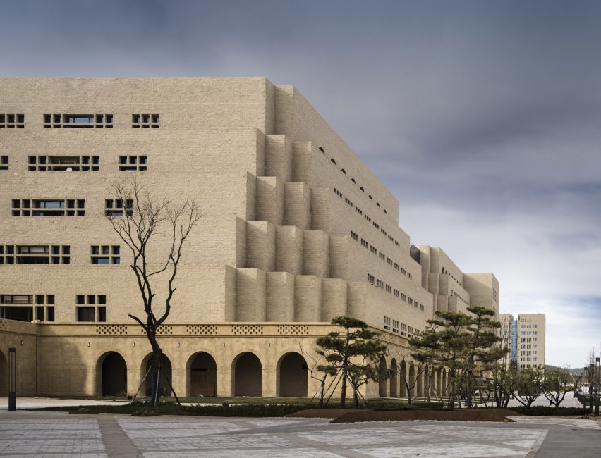 Yan'an University campus building by Architectural Design and Research Institute of Tsinghua University, China