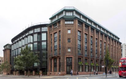 High-tech architecture: Michael and Patty Hopkins