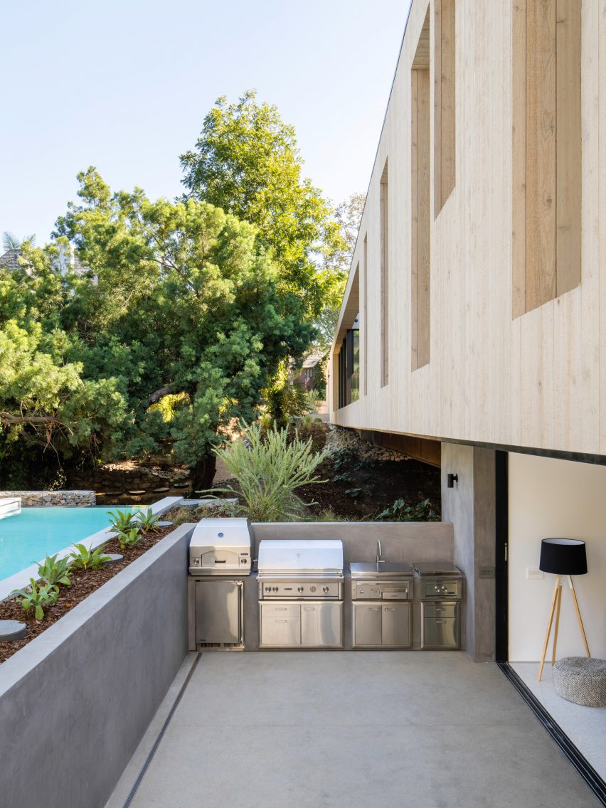 Bridge House by Dan Brunn Architecture
