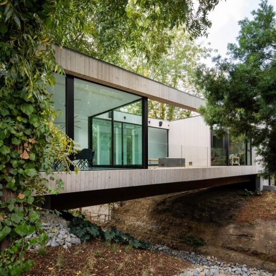 Bridge House by Dan Brunn Architecture