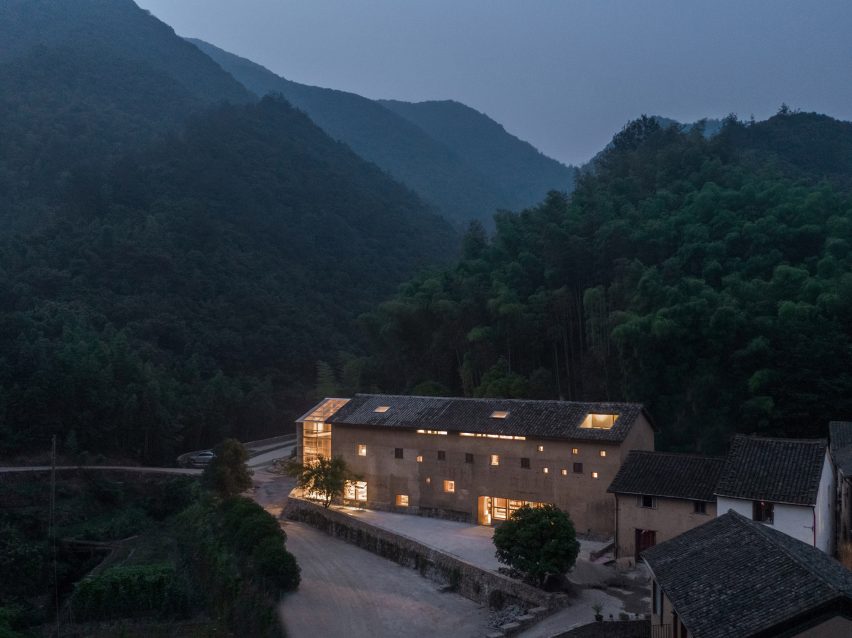 Capsule Hotel by Atelier Tao+C