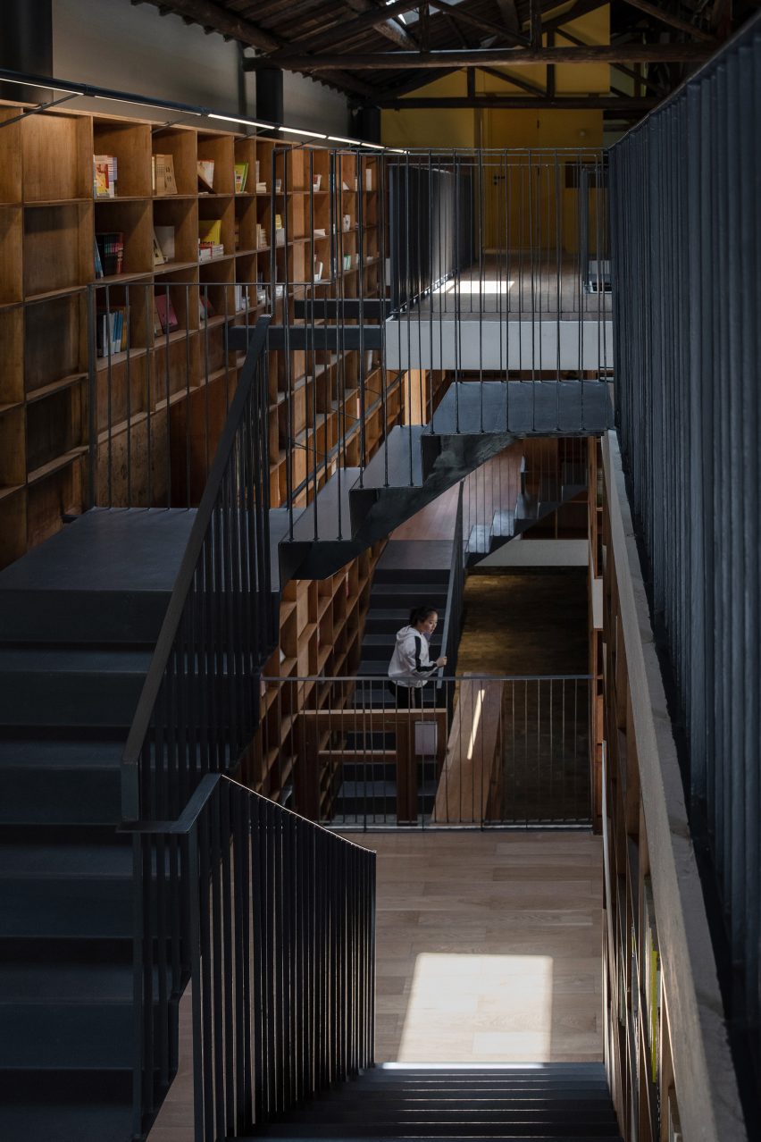 Capsule Hotel by Atelier Tao+C