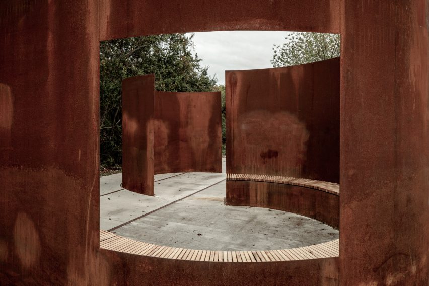 Chemin des Carrières by Reiulf Ramstad Arkitekter