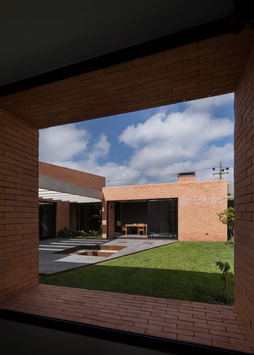 Courtyard House​ by Bernardo Richter