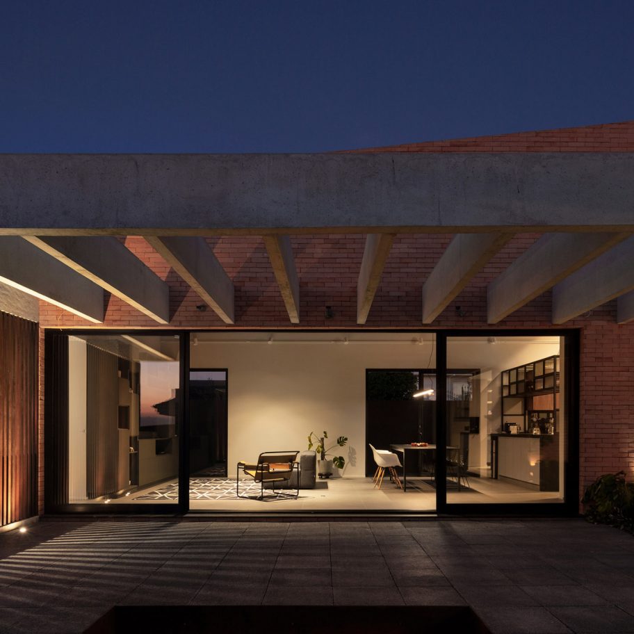 Courtyard House​ by Bernardo Richter