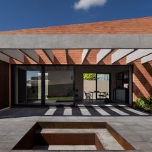 Courtyard House​ by Bernardo Richter