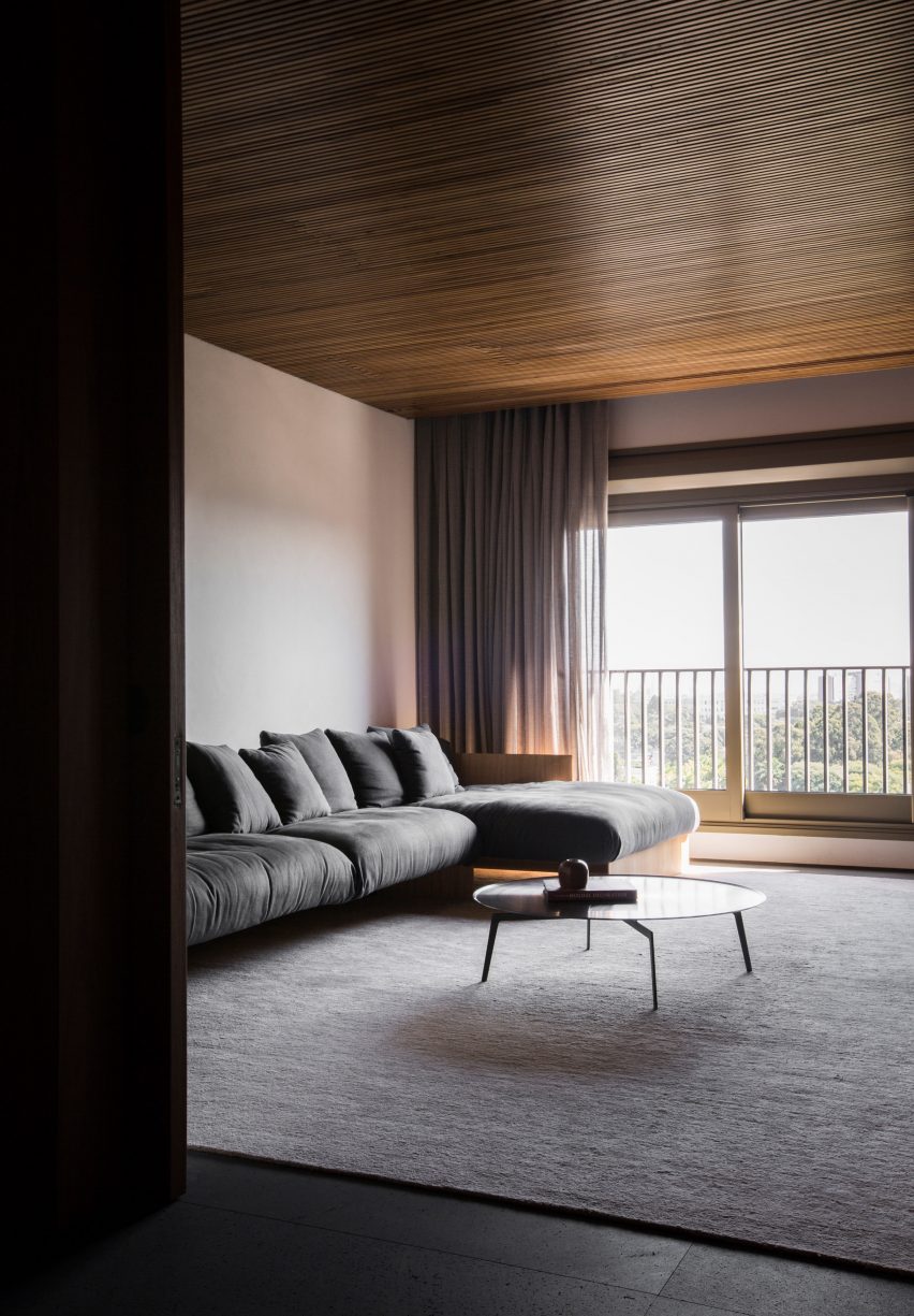 Flat 12 by MK27