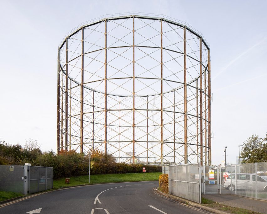 Offgrid: photographs of UK gas holders by Richard Chivers