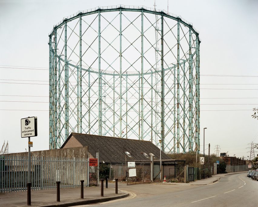 Offgrid: photographs of UK gas holders by Richard Chivers