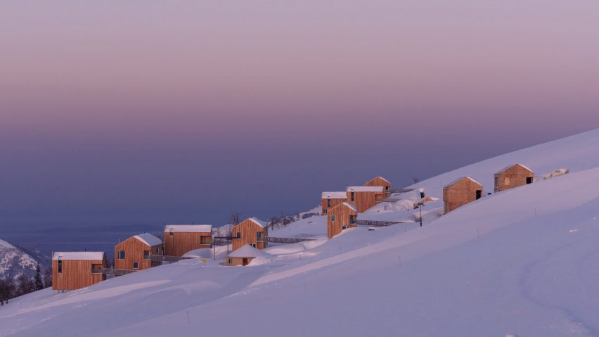 Horizon winter sports resort by MacKay-Lyons Sweetapple