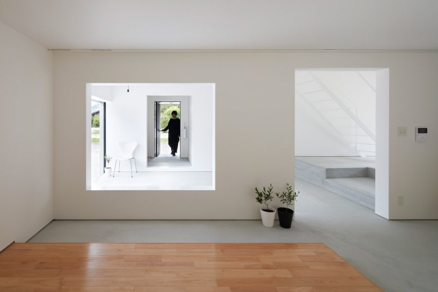 House in Kadogawa by Atelier Kento Eto